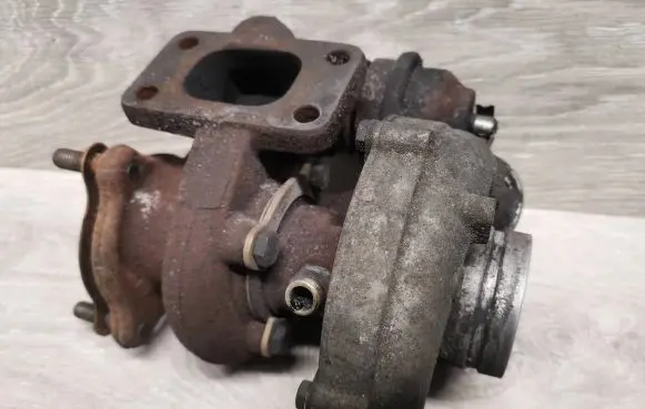 Audi A6 S6 C4 4A Turbo 046145703G