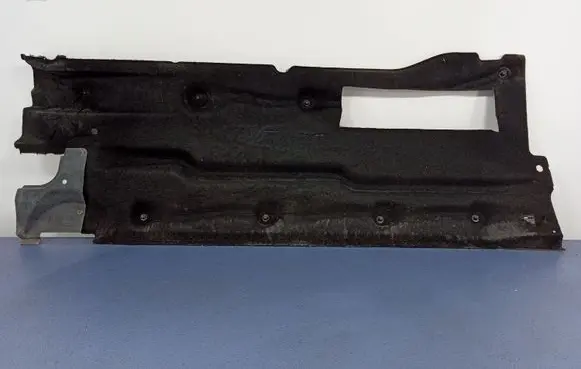 Volkswagen PASSAT B6 Front underbody cover/under tray 3C0825272B