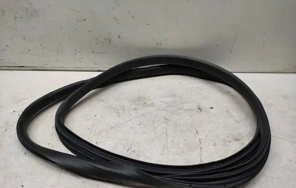 Volvo XC60 Rubber seal front coupe door