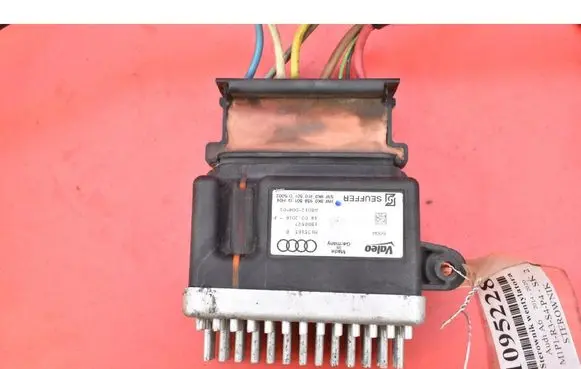 Audi A6 Allroad C7 Relay mounting block 8K0959501G