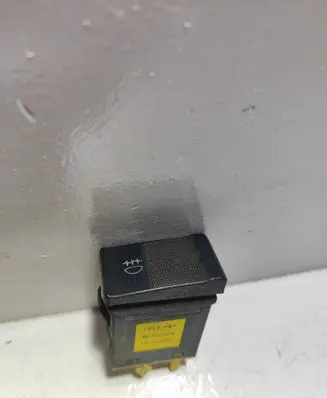 Fog light switch