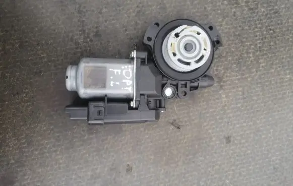 KIA Optima Front door window regulator motor 440850C