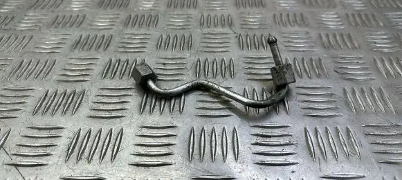 Audi Q5 SQ5 Fuel injector supply line/pipe 