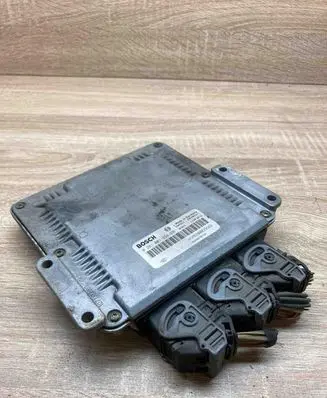 Renault Scenic I Engine control unit/module ECU HOM8200039569 0281001934 USED
