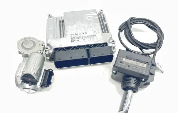 Mercedes-Benz C W203 Engine ECU kit and lock set A6461501691 A2095453308