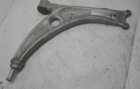 Volkswagen PASSAT B6 Front lower control arm/wishbone 3C0407153B