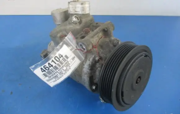 Volkswagen Golf V Air conditioning (A/C) compressor (pump) 8J0260805