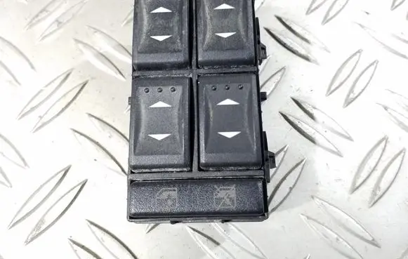 Ford Mondeo Mk III Electric window control switch 3S7T14A132BA 03163453
