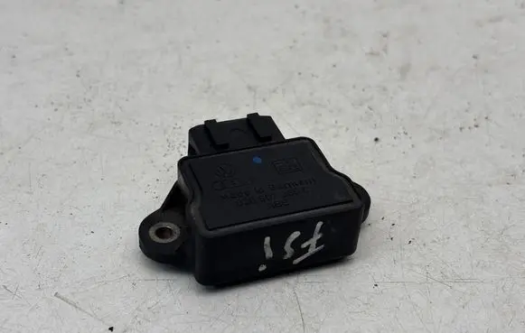 Audi A2 Fuel pressure sensor 036907385C