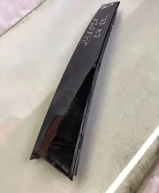 Citroen C4 III e-C4 Front door glass trim molding 98311272xk