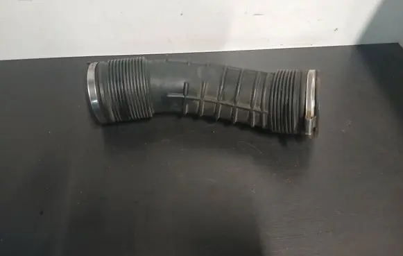 Air intake hose/pipe