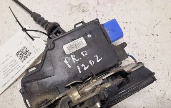 Skoda Octavia Mk2 (1Z) Front door lock 3D2837016