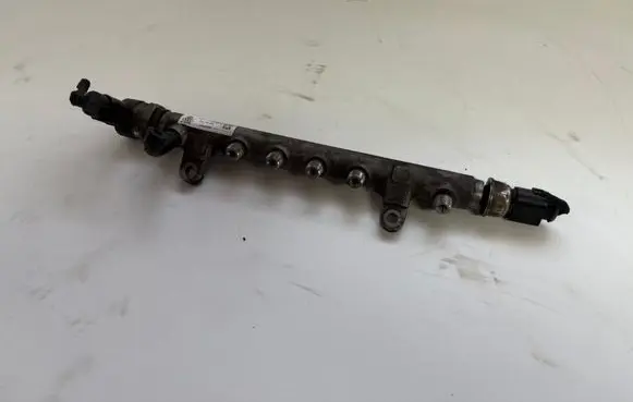 Volkswagen PASSAT B6 Fuel main line pipe 057130764