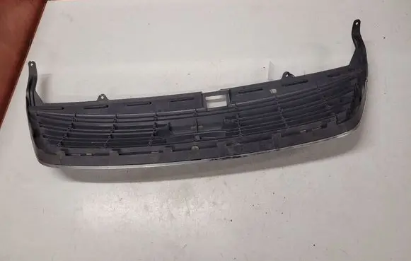 Ford Mondeo MK IV Front bumper upper radiator grill