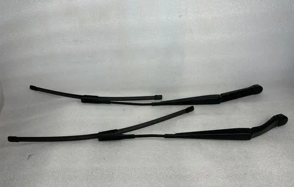 Volvo XC90 Front wiper blade arm 30753817 30753819