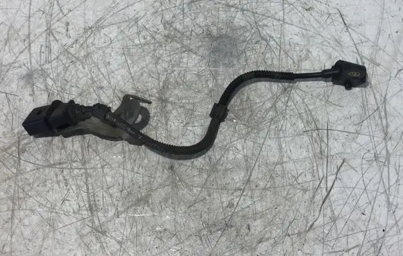 Volkswagen Transporter - Caravelle T5 Crankshaft position sensor 9805940