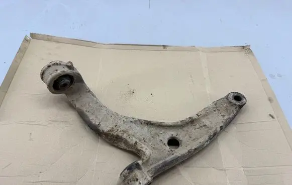 Volkswagen Transporter - Caravelle T5 Front lower control arm/wishbone 7H0407165B