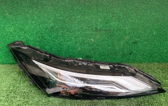 Nissan X-Trail T33 Headlight/headlamp 