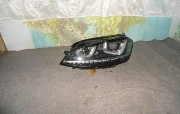 Volkswagen Golf VII Headlight/headlamp