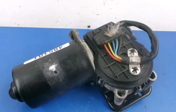 Hyundai i10 Front wiper linkage and motor