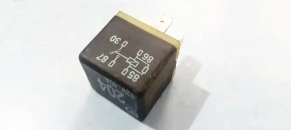 Audi A6 S6 C4 4A Other relay 431951253H