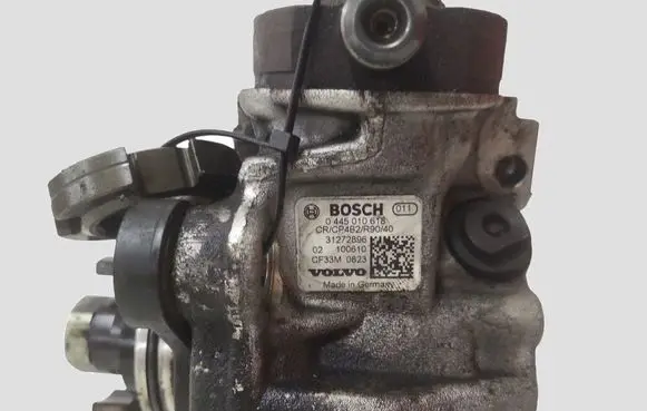 Volvo XC60 Fuel injection high pressure pump 0445010618 31272896