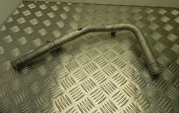 Mercedes-Benz CLA C117 X117 W117 Engine coolant pipe/hose A2702032902 VD10953