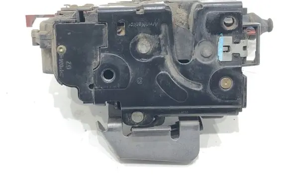 Audi A3 S3 8P Front door lock 4E1837015
