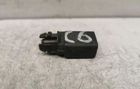 Audi A6 S6 C6 4F Outside/external air temperature sensor 8ZO820535