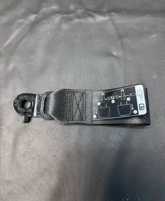 Toyota Hilux VIII Middle seatbelt buckle (rear) 1124653 16424 733900K020