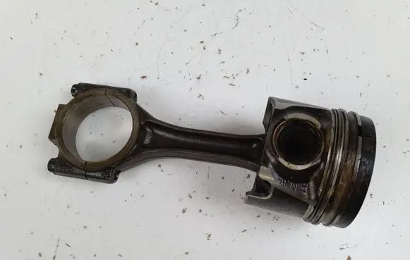 Volkswagen Touareg I Piston with connecting rod