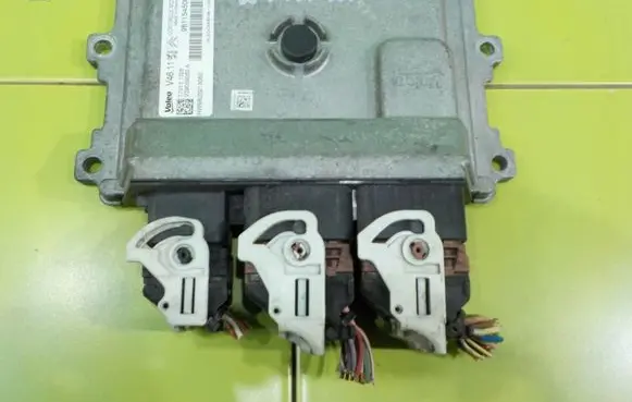 DS Automobiles 3 Engine control unit/module 9811545080