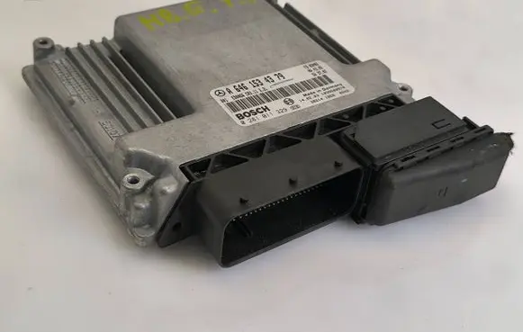 Mercedes-Benz E W212 Engine control unit/module A6461534379 1039S00570 0281011329