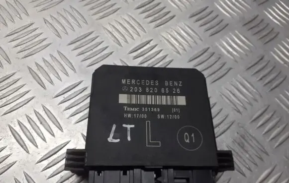 Mercedes-Benz C W203 Door control unit/module 2038206526