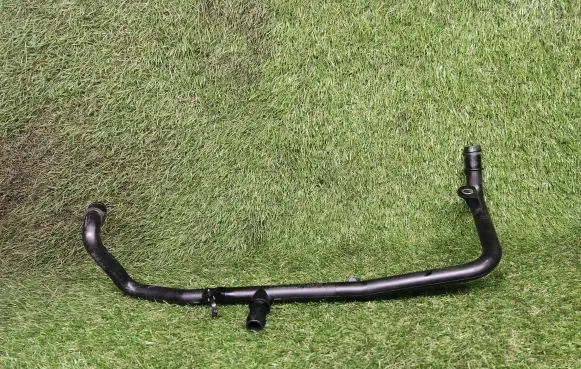 Volkswagen Jetta VI Engine coolant pipe/hose 04E121070J