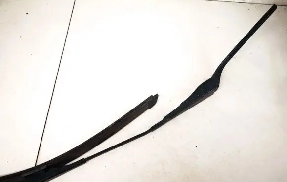 BMW 1 E81 E87 Front wiper blade arm 61617169974 61.61-7169974