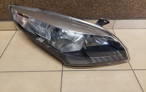 Renault Megane III Headlight/headlamp 260100017R