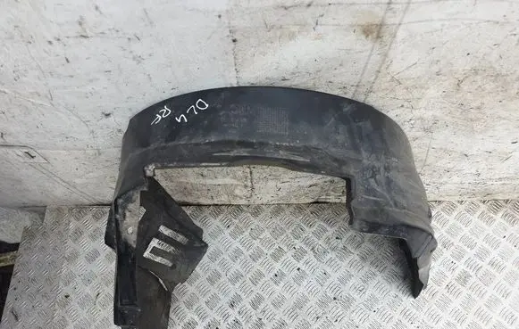 Front wheel arch liner splash guards