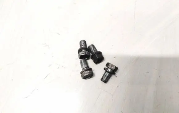 Toyota Corolla Verso AR10 Nuts/bolts 