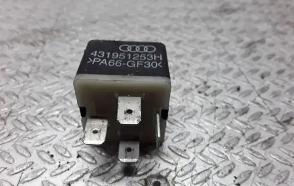 Audi A8 S8 D2 4D Horn buzzer relay 431951253H