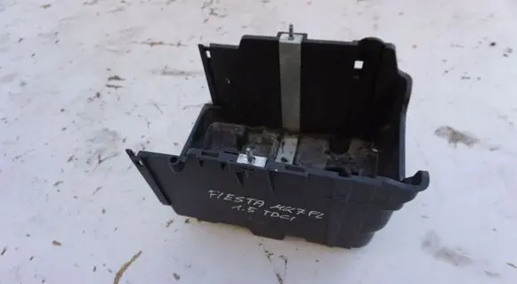 Battery box tray