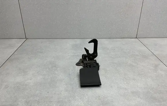 Audi Q3 8U Engine bonnet/hood lock/latch loop/hook 8U0823480B