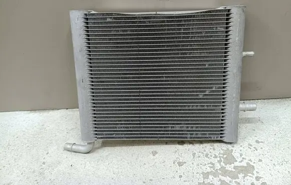 Land Rover Defender Coolant radiator R8B28D048BA