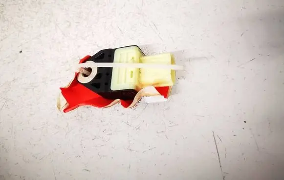 Toyota Yaris Airbag deployment crash/impact sensor 8983152080
