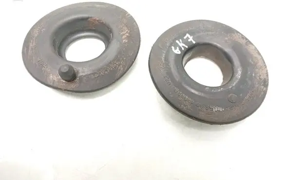 Volkswagen PASSAT B8 Rear coil spring rubber mount 5Q0512149A 5Q0512297J