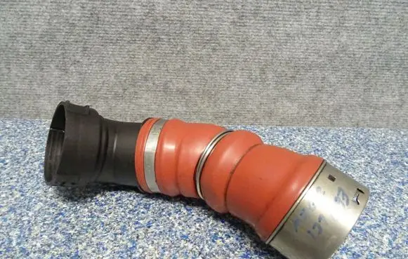 BMW 5 E60 E61 Intercooler hose/pipe 7796293