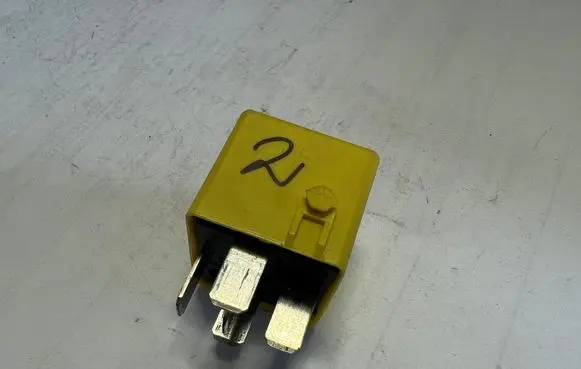 Mercedes-Benz A W169 Other relay A0025421419
