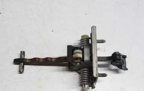 Peugeot 3008 I Front door check strap stopper 20EA33