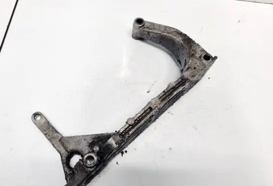 Audi A4 S4 B5 8D Engine mounting bracket 050199307