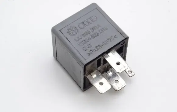 Volkswagen Golf IV Other relay 1J0906381A